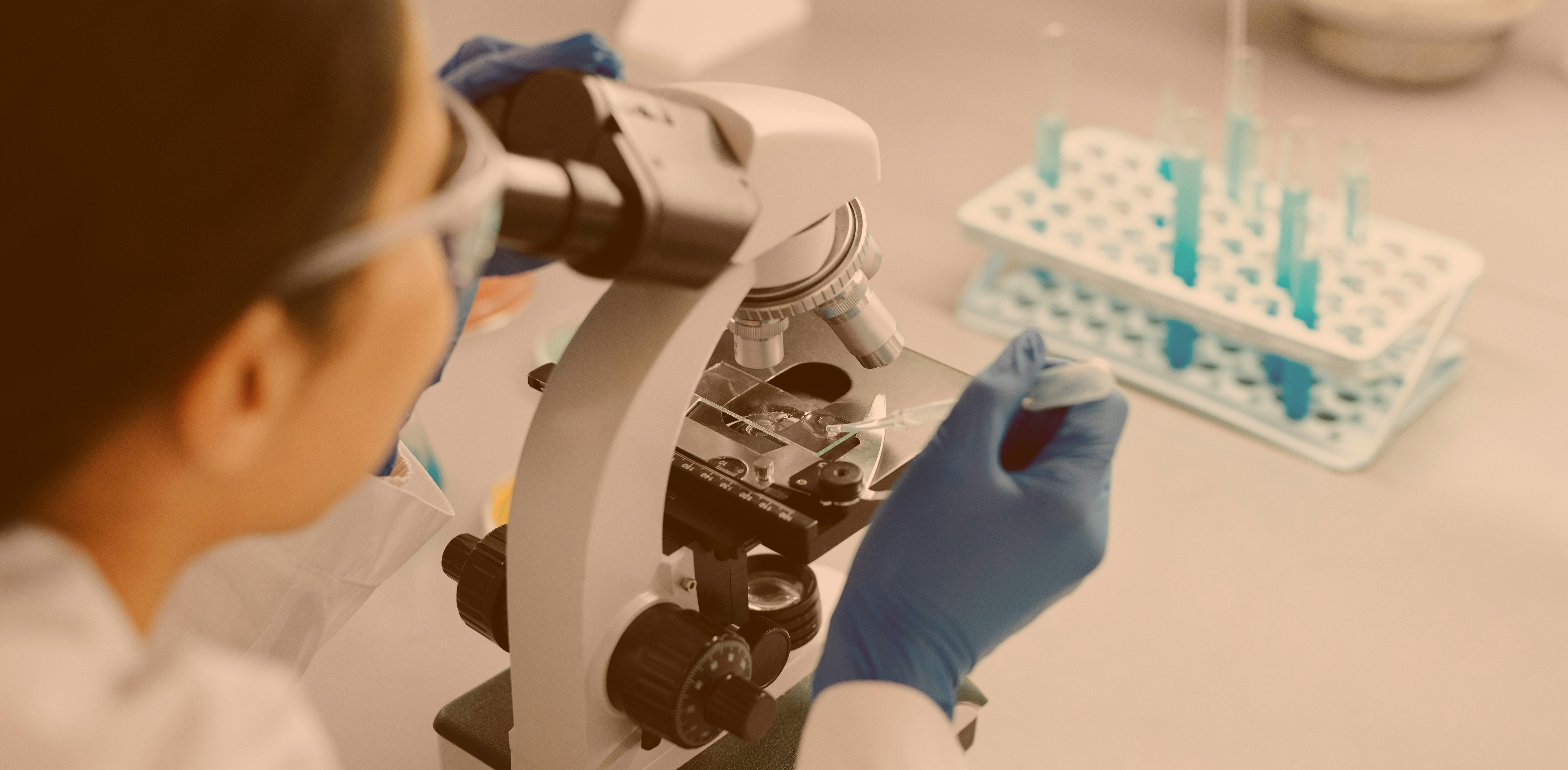 Tu c&aacute;ncer no es como ning&uacute;n otro: 5 Claves de la medicina de precisi&oacute;n que est&aacute;n cambiando la lucha contra la enfermedad